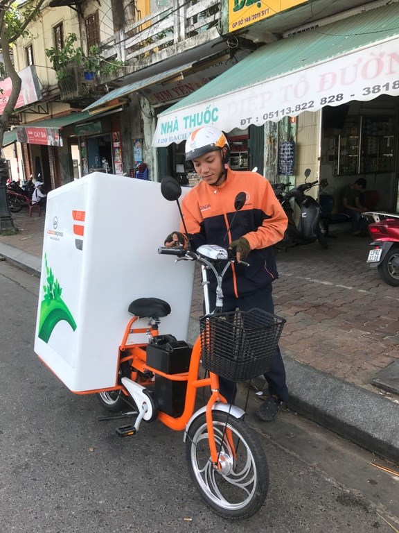Lazada Logistics đã đưa xe đạp điện vào giao hàng từ năm 2017. (Ảnh:Lazada Logistics)