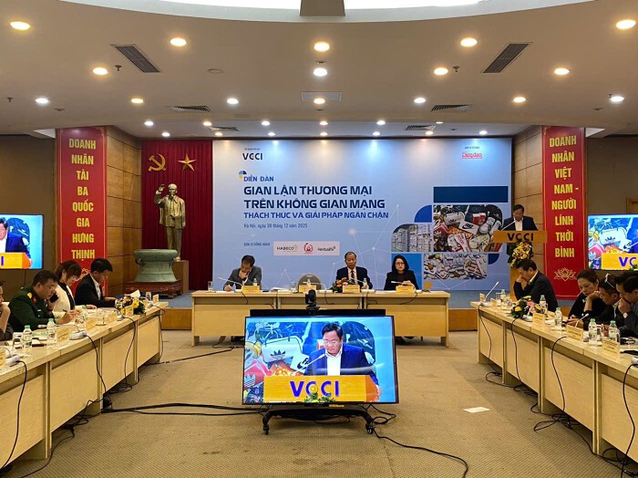 Diễn đàn “Gian lận thương mại trên không gian mạng: Thách thức và giải pháp ngăn chặn” diễn ra chiều ngày 30/12. (Ảnh: AM).