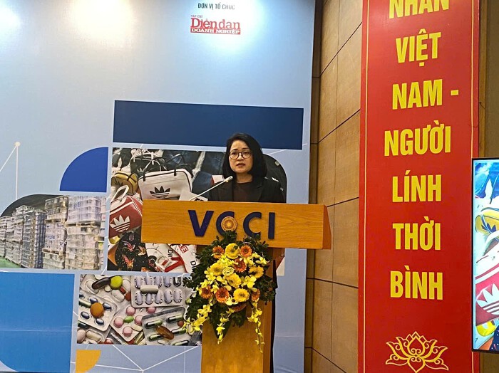 Bà Lê Thị Hà, Trưởng phòng Quản lý hoạt động Thương mại điện tử, Cục Thương mại điện tử và Kinh tế số (Bộ Công Thương). (Ảnh: AM).